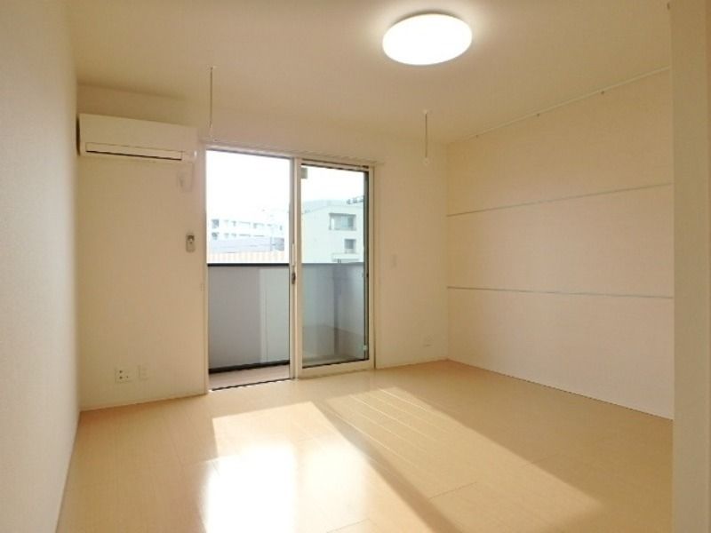 【居間・リビング】　図面と現状に相違がある場合には現状を優先