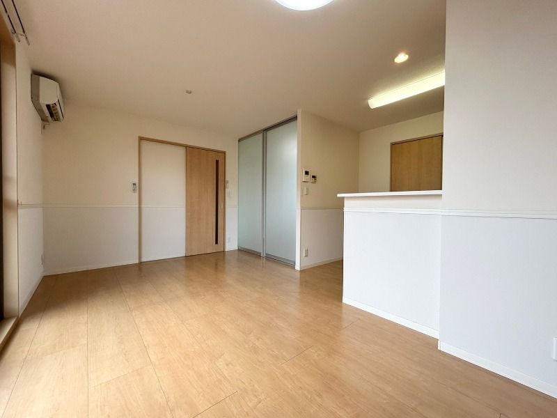 【居間・リビング】　図面と現状に相違がある場合には現状を優先